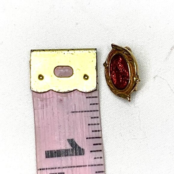 Vintage Catholic Medal Lapel Pin Religious Jewelry Red Enamel & Gold Metal - Picture 4 of 4
